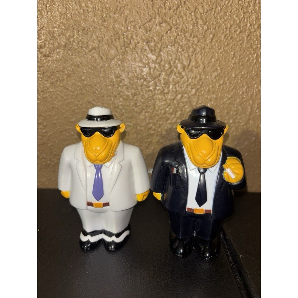 Vintage 1993 cool Joe camel salt and pepper shakers